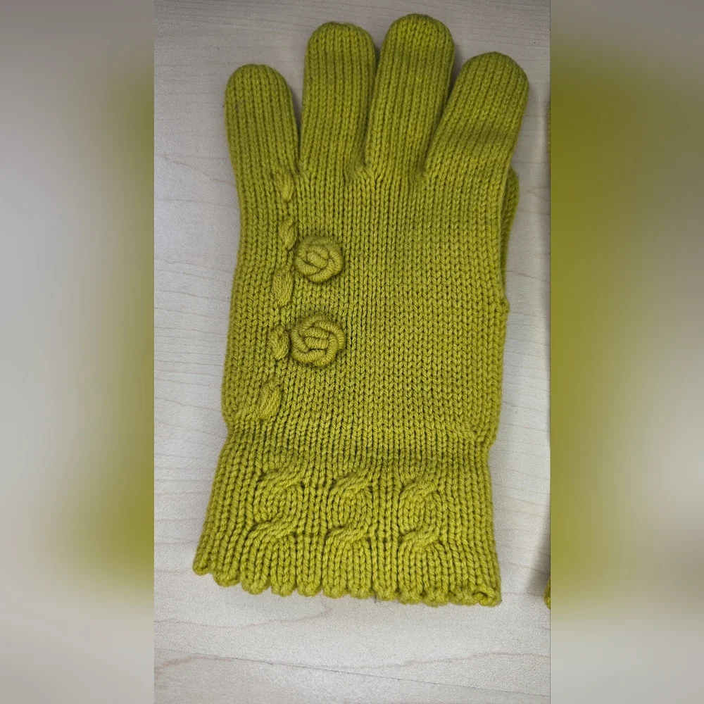 Vintage‎ Knit Floral Accent Gloves Mustard Yellow